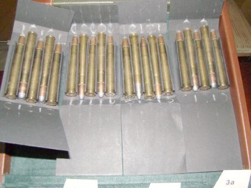 Cartuşe de vânătoare, confiscate de poliţiştii de frontieră