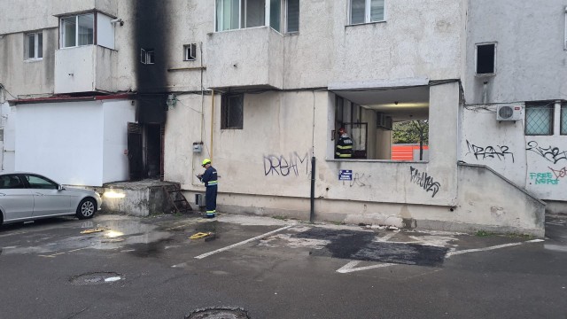 Alertă! Fum pe casa scării la un bloc de pe bulevardul Tomis