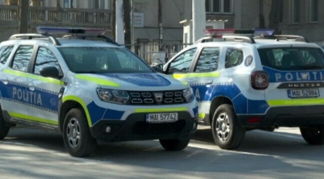 Șofer căutat de polițiști după ce a lovit doi copii pe o stradă și a fugit