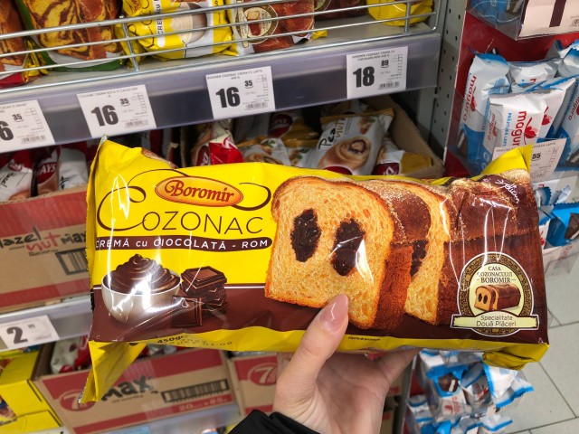 Magazinele din Constanța vând cozonaci plini cu aditivi alimentari!