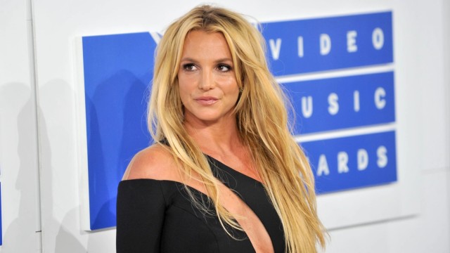 Britney Spears a anunţat că a pierdut o sarcină