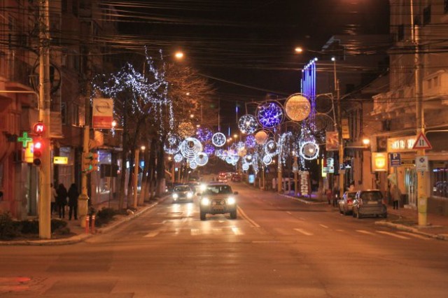 Că tot a venit vara, Constanța se pregătește pentru iluminatul festiv de iarnă!