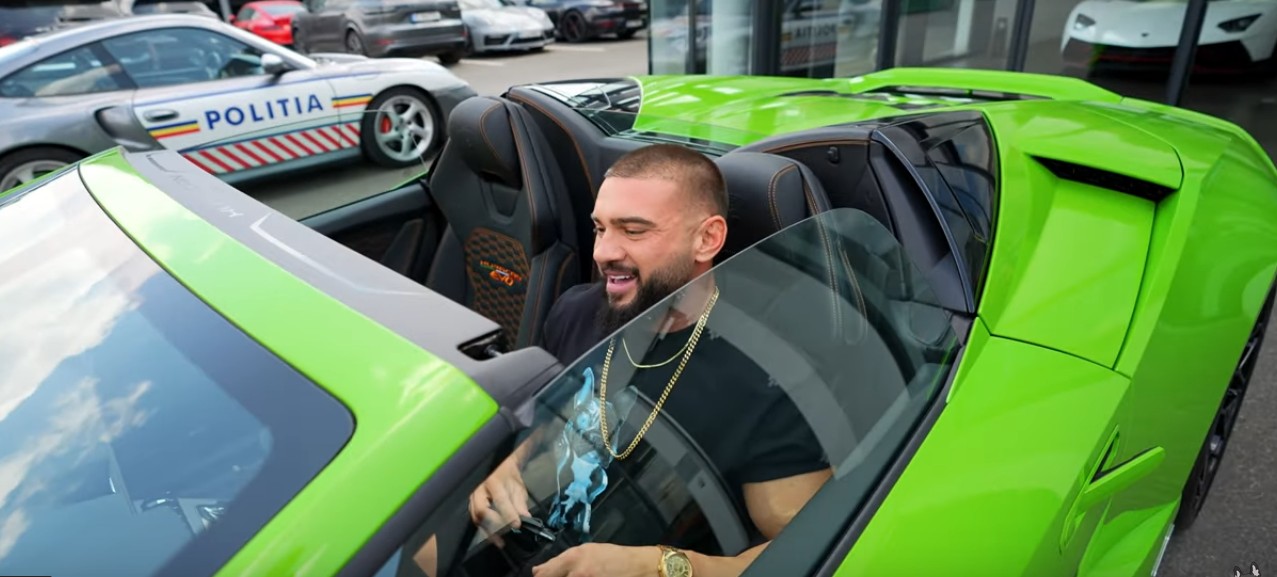 Dorian Popa şi-a luat Lamborghini de aproape 300.000 de euro!