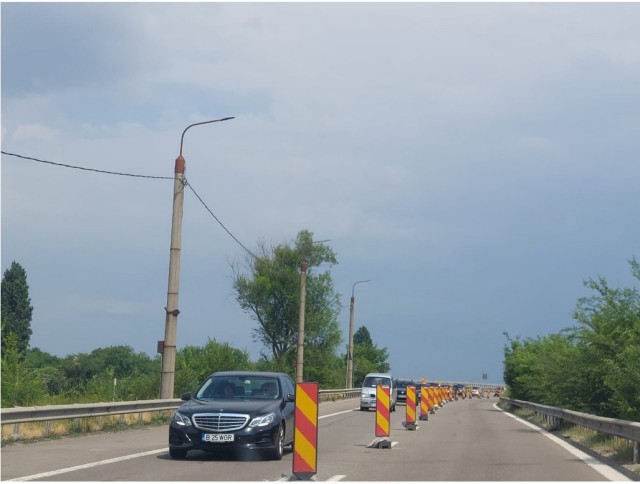 Cozi kilometrice pe A2, dinspre litoral! Se merge bară la bară. Video