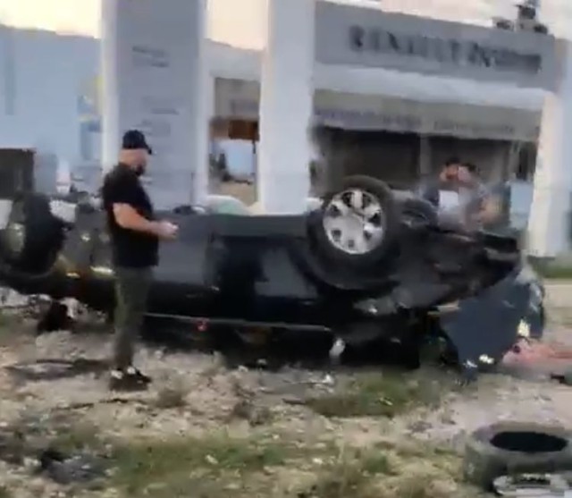 Accident rutier mortal la intrare în Constanța: Autoturismul a sărit peste sensul giratoriu. Video