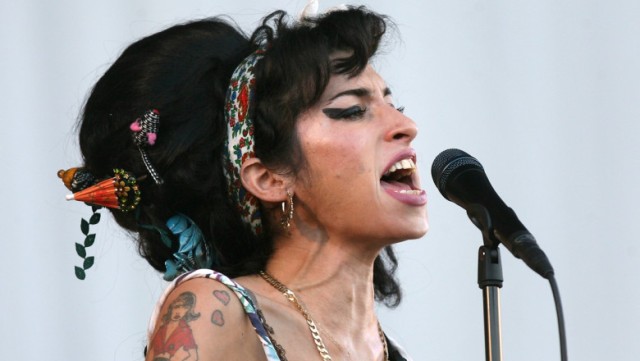 Un lungmetraj despre regretata cântăreaţă britanică Amy Winehouse, în pregătire