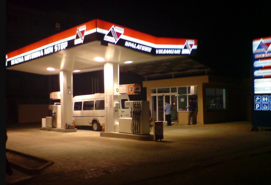 Un șmecher cu Audi a crezut că benzina, la Năvodari, e gratis!