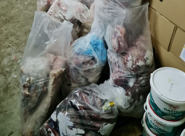 Jihad la Complexul Tineretului din Costineşti: 6 tone de alimente expirate ar fi ajuns la restaurante. Video