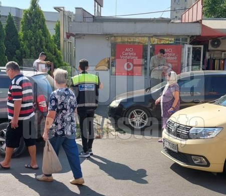 Magazin de telefoane, spart de hoți, în Tomis 3!