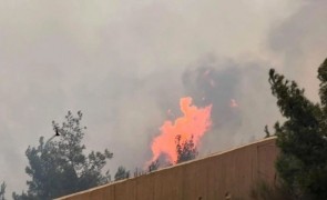 Incendiu de proporții în Grecia: Două suburbii din sudul Atenei, evacuate Video