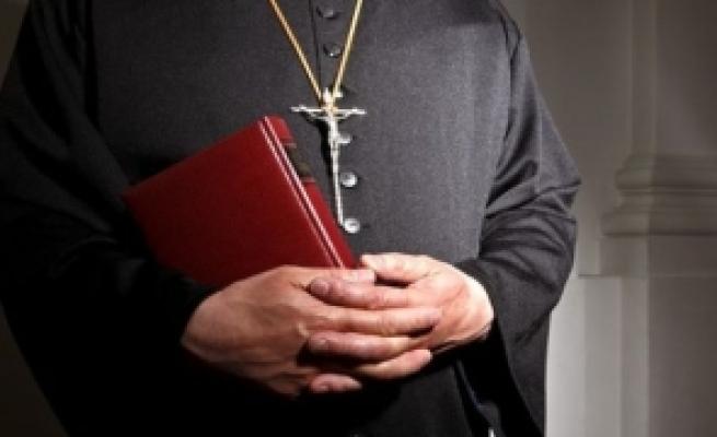 Bărbat îmbrăcat în preot, prins la furat în Craiova - 'Preotul' nu face parte din Biserica Ortodoxă Română