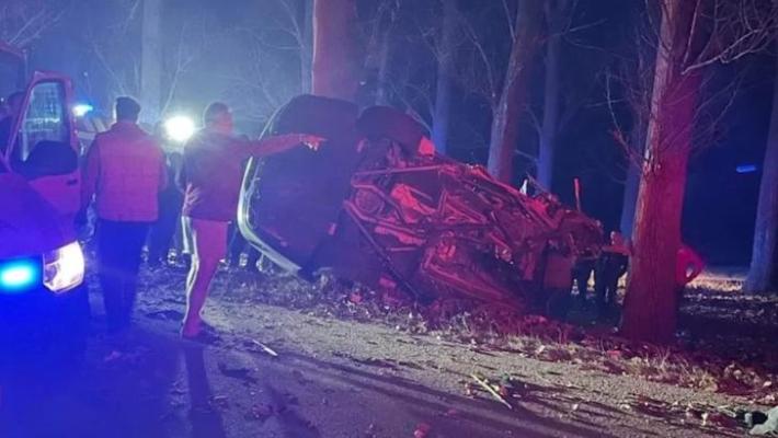 Accident groaznic în Argeș. Un tânăr de 19 ani a murit și un altul se află în stare foarte gravă