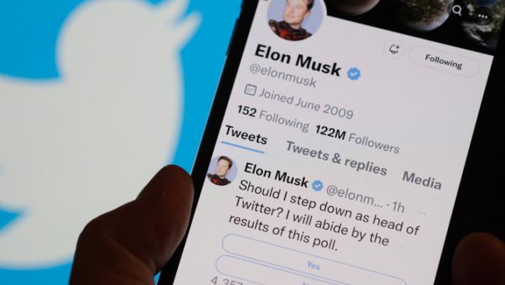 Elon Musk a făcut sondaj pe Twitter dacă să plece de la conducerea platformei
