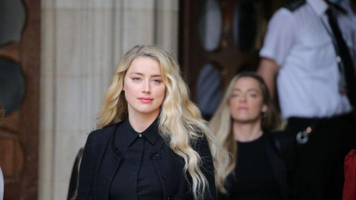 Amber Heard anunţă că a semnat un acord pentru a pune capăt disputei sale judiciare cu Johnny Deep