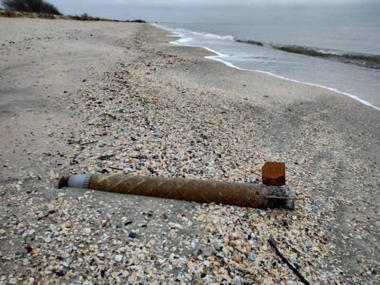 Alertă! Rămășițele unei rachete, găsite pe plaja de la Periboina! Video