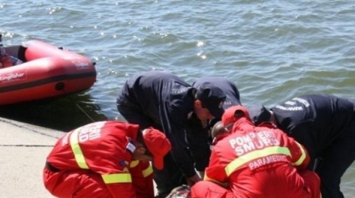 Un bărbat a fost scos inconștient din mare, la Neptun