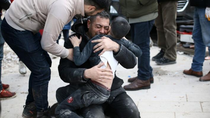 Peste 12.000 de morți în Turcia și Siria, stare de calamitate în zece provincii