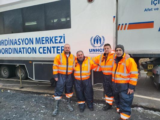 Cei 4 voluntari de la Ceronav muncesc necontenit în Islahiye. Video