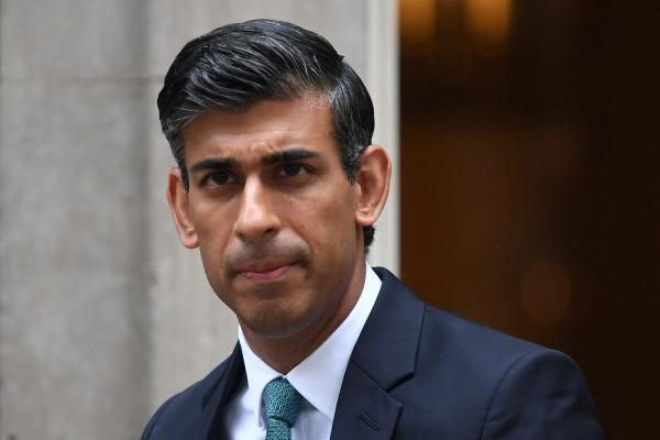 Prim-ministrul britanic Rishi Sunak promite despăgubiri pentru responsabili ai Poştei condamnaţi pe nedrept