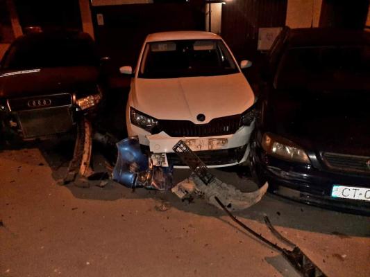 Un șofer a lovit 6 mașini și a fugit de la locul accidentului