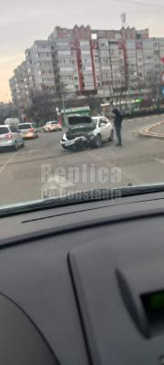 Accident rutier în intersecția de la Cora