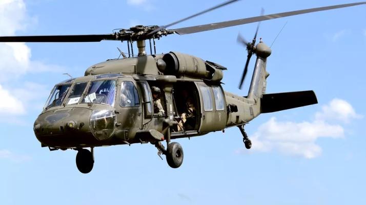Două elicoptere americane Black Hawk s-au ciocnit în aer
