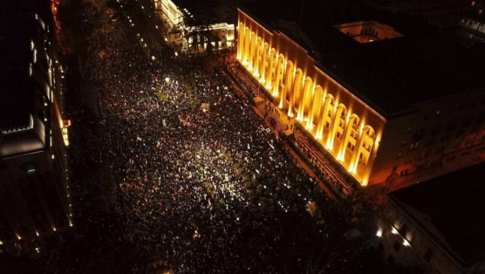 A doua seară de proteste violente în Georgia