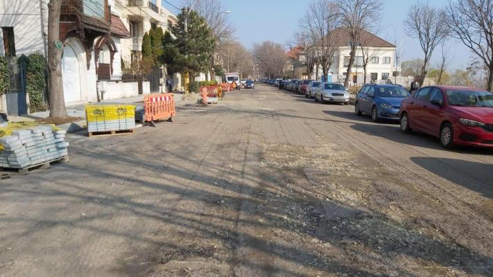 Începe reabilitarea carosabilului pe strada Mihai Eminescu și bulevardul I. C. Brătianu