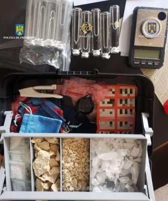 Bărbat depistat pe aeroportul Otopeni cu substanțe interzise, în bagajul de cală