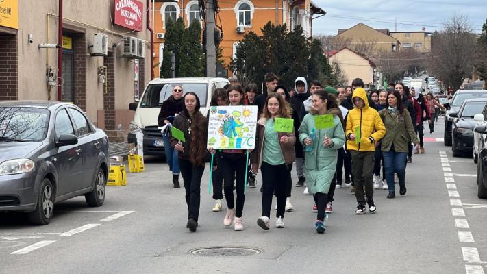  Acțiune civică a elevilor și profesorilor Școlii „Lucian Grigorescu“ din Medgidia