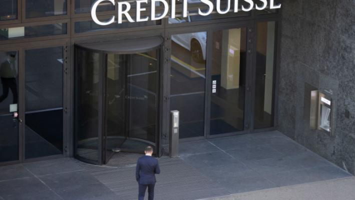 Investitorii de retail de la Credit Suisse vor să conteste în justiţie preluarea de către UBS