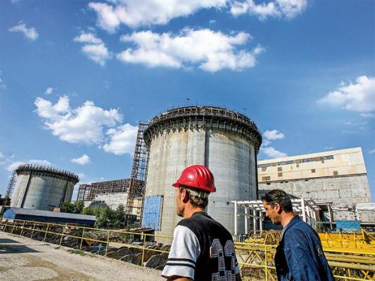 Nuclearelectrica bagă 10 mil. de euro în transportul jandarmilor și al angajaților 