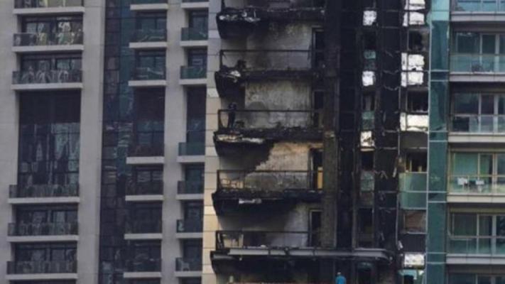 Bloc turn din Dubai, mistuit de flăcări: 16 morți și 9 răniți
