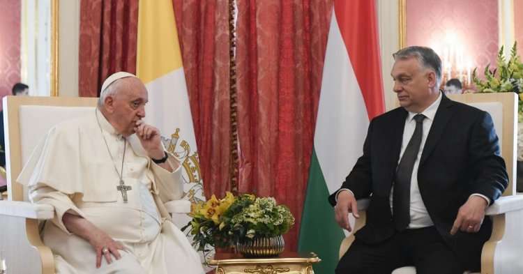 Papa Francisc: Nu le închideţi uşa străinilor şi migranţilor