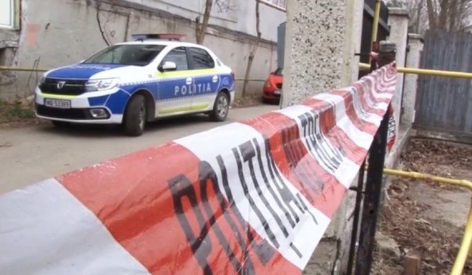 Doi oameni au fost găsiţi morţi într-un apartament