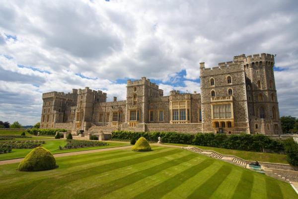 Familia regală britanică va asista la slujba de Paşte oficiată la Castelul Windsor