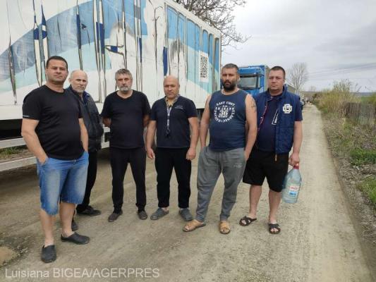Şoferii ucraineni de camioane cer ca pe la Isaccea să treacă doar tirurile, ca să poată ajunge şi ei acasă de Paşte