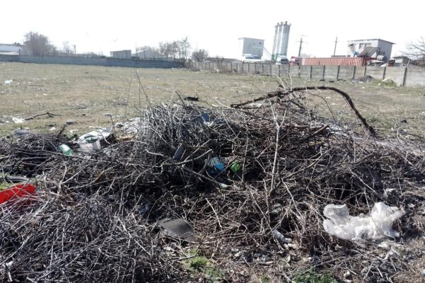 Depozitarea ilegală de deșeuri pe domeniul public, sancționată de polițistii locali  