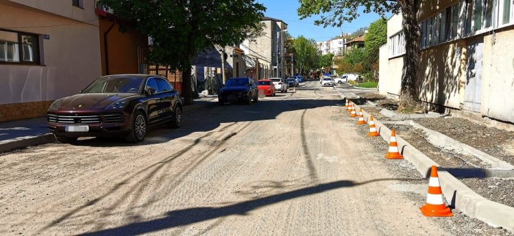 Continuă lucrările de reabilitare: restricții totale de trafic rutier pe un tronson al străzii Eroilor