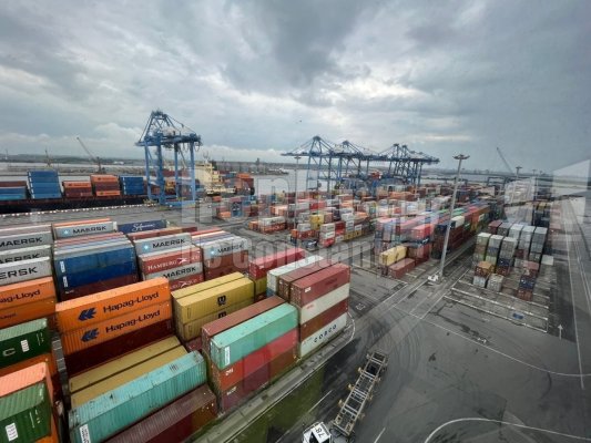 Operatorii portuari, somați de autorități să primească marfă proporțional cu capacitatea pe care o au