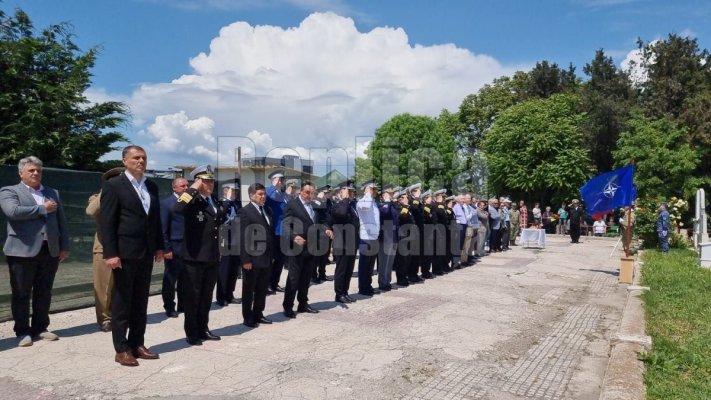 Militarii din Forțele Navale, pios omagiu eroilor neamului românesc