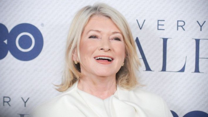 Martha Stewart, 81 de ani, a devenit cel mai în vârstă model care a pozat pentru Sports Illustrated