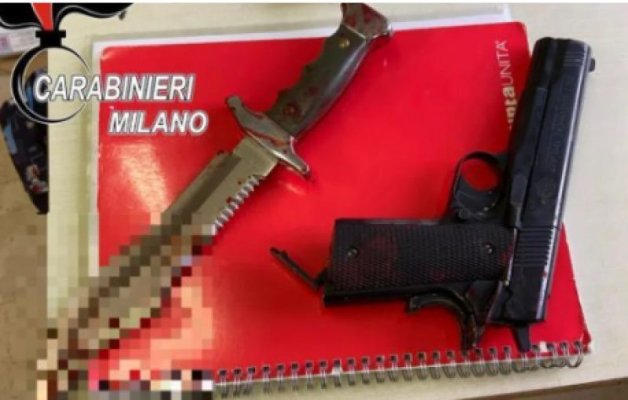 Scene șocante la o școală din Milano: Un elev a înjunghiat o profesoară
