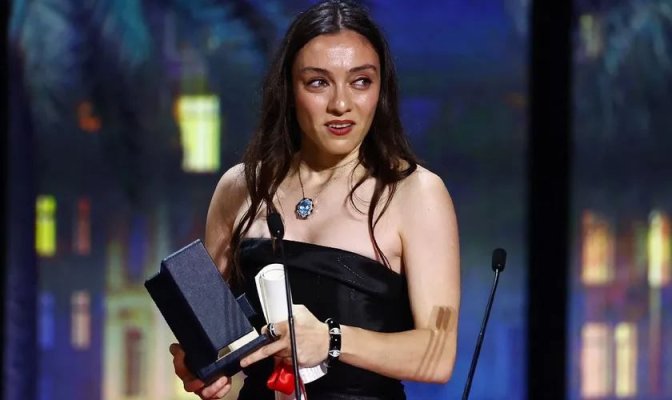 Cea mai bună actriţă de la Cannes, lăudată şi criticată în ţara ei, Turcia