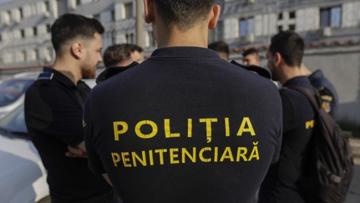 Polițiștii de penitenciare protestează în fața Reprezentanței CE la București