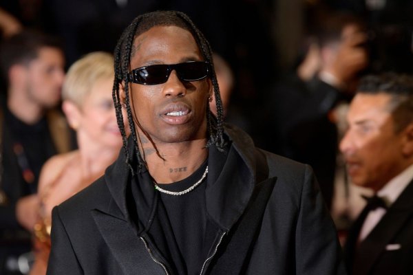 Rapperul Travis Scott nu va fi cercetat penal pentru o busculadă mortală produsă în timpul unui concert