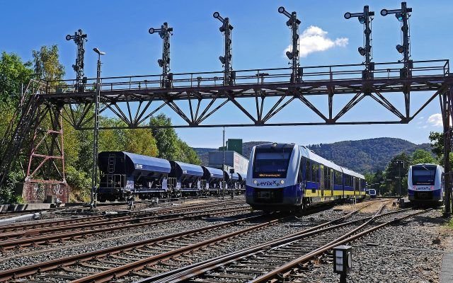 ARF şi cei şase operatori feroviari au semnat convenţia pentru proiectul de ticketing