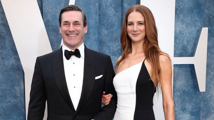 Actorul Jon Hamm, protagonistul serialului ''Mad Men'', s-a căsătorit la vârsta de 52 de ani