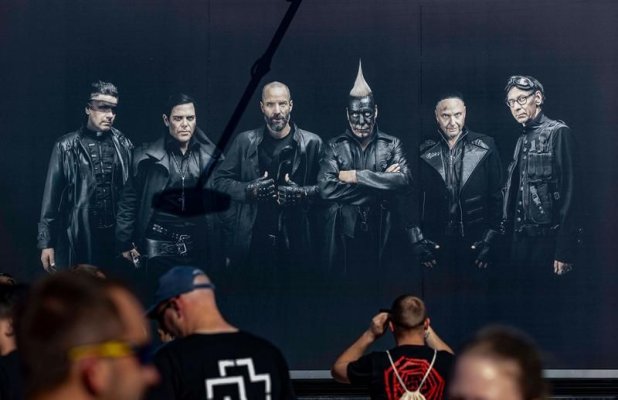 Universal suspendă promovarea trupei Rammstein