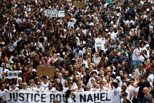 Franţa: Funeralii pentru adolescentul împuşcat mortal de un poliţist